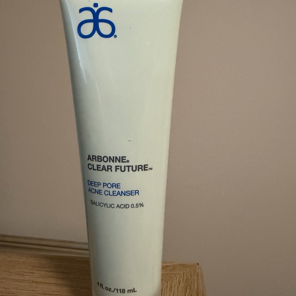 Arbonne Clear Future Deep Pore Cleanser -118 ml New Sealed